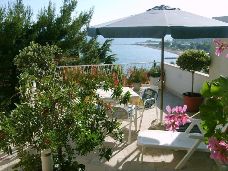 Apartment In Omis With Sea View, Balcony, Air Conditioning, Wi-Fi Kültér fotó