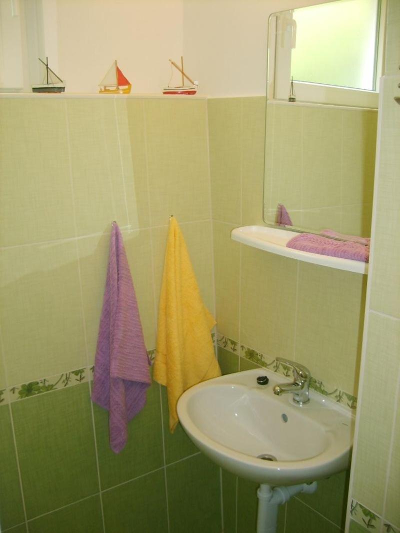 Apartment In Omis With Sea View, Balcony, Air Conditioning, Wi-Fi Kültér fotó